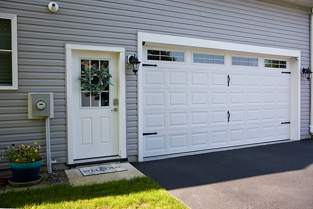 24/7 Emergency Garage Door Panel Replacement experts in Barry County County, MI